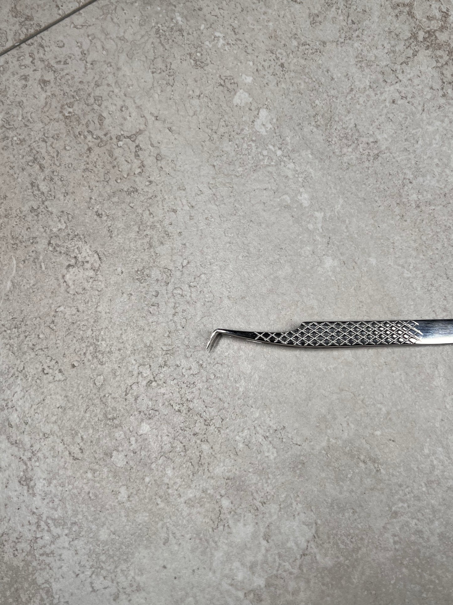 Slim L Fanning Tweezer - Non Fibre